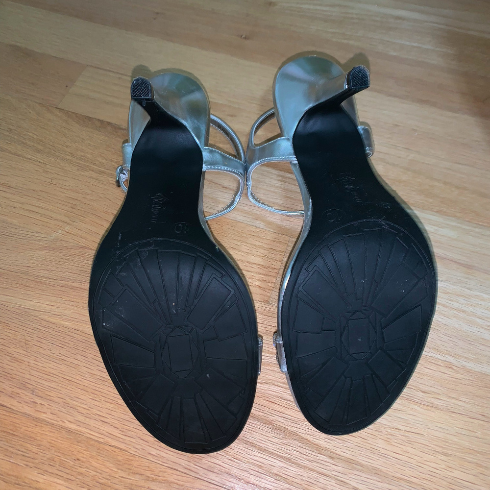 FIONI Clothing Silver Metallic Crystal Strap Heels - Picture 5 of 5